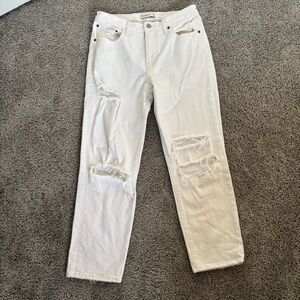 Abercrombie & Fitch The Boyfriend Mid Rise White Distressed Jeans Size 28/6